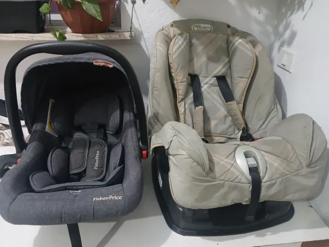 Vendo ou troco por cadeira de escritório, 150,00 as duas.