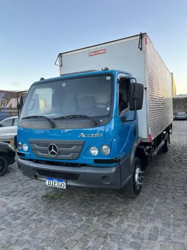 M Benz Accelo 815 Ano: 2012/2012 Baú de 6.20 Metros