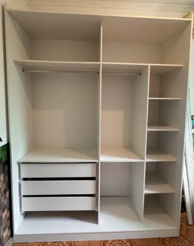 Guarda-roupa Tok&Stok em MDF