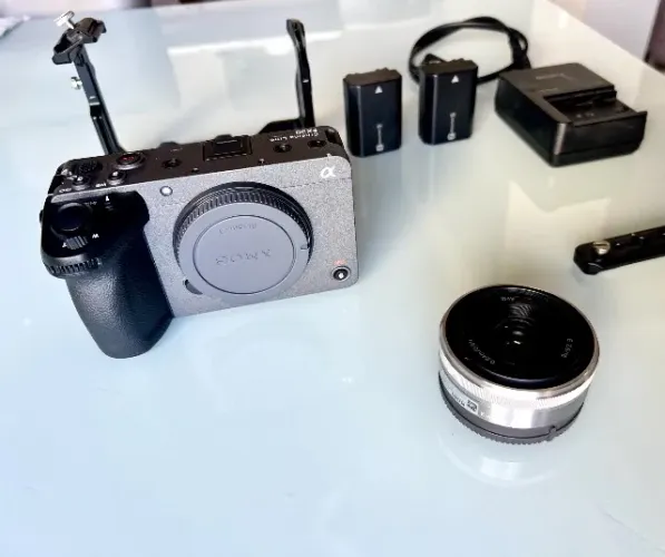 KIT completo Sony FX30 + Sony FE 16mm 2.8 + Acessorios 