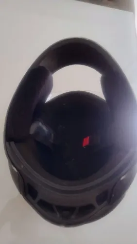 Capacete escamoteável e sólido tam60