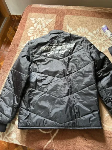 Vende-se uma jaqueta Califórnia GG