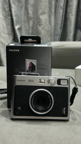 Câmera Fujifilm Instax Mini Evo 