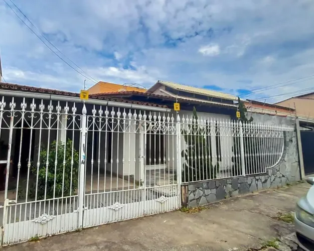 Casa linear comercial em Ilha dos Ayres.