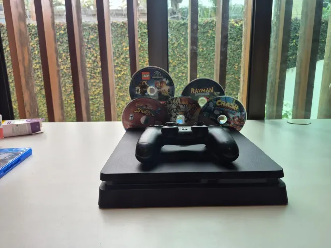 Playstation 4 com jogos