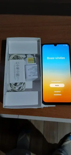 Samsung Galaxy A15 com 256 gb, 4GB Semi novo, com Acessórios Completo