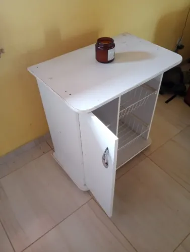 Mesa de Pinho com 4 Cadeiras + Armário Fruteira