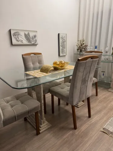 Mesa de jantar 4 cadeiras com aparador