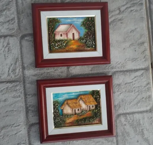 Kit com 2 quadros decorativos em resina 15cm x 18cm