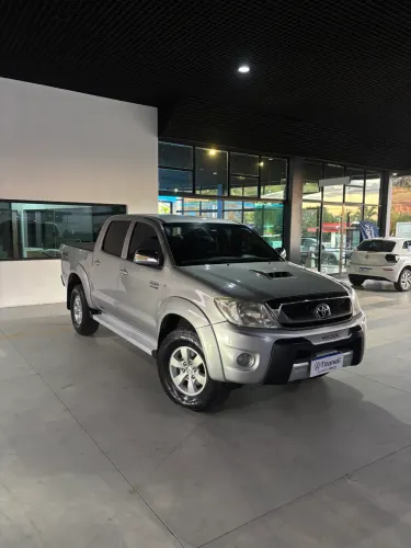 Toyota Hilux CD SRV D4-d 4X4 3.0 TDI Diesel AUT 2011