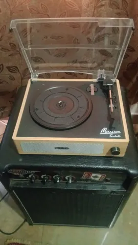 vitrola( Morrison turntable )