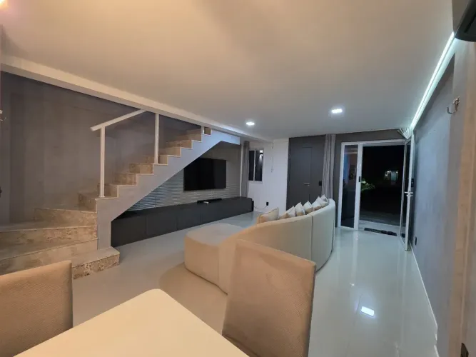 Casa Duplex Mobiliada no Eusébio  2 Suítes e Lazer Completo