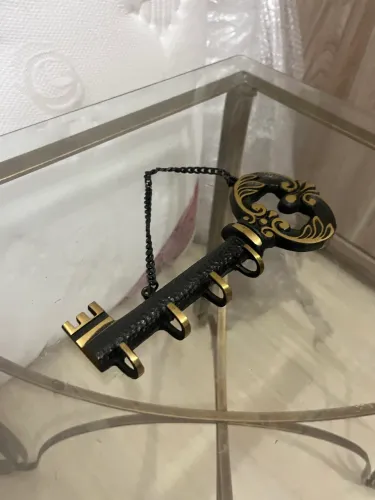 Porta chaves de Bronze em forma de chave com detalhes