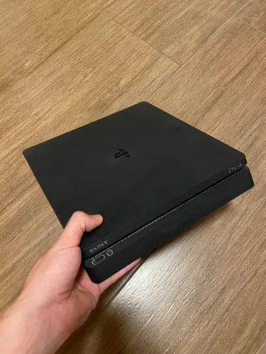 PlayStation 4 Slim + Controle sem fio