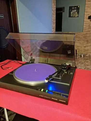 Toca disco Philco Hitachi PTT-61