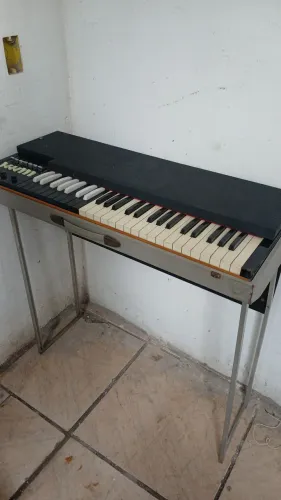 teclado anos 60