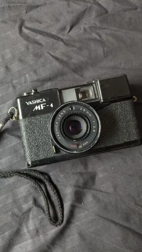 Câmera analógica Yashica MF-1