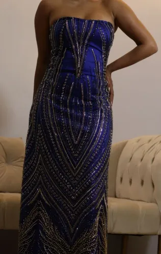 Vestido de festa, bordado a mão