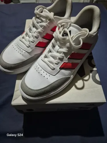 Tênis Adidas Courtblock 
