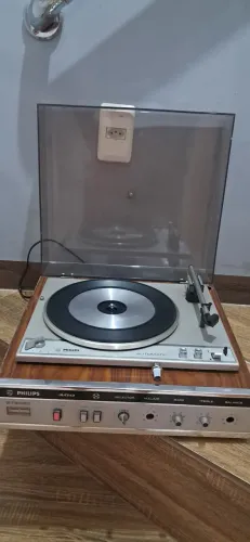 Toca discos Philips 460