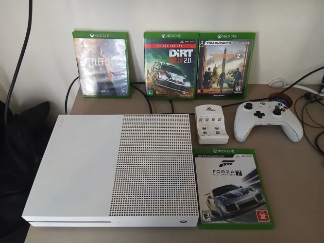 X-box one S hd 1t