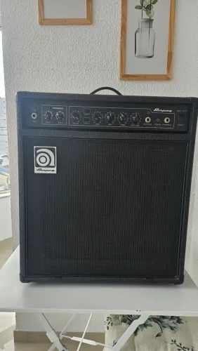 Amplificador Ampeg BS-112V2 - 75W