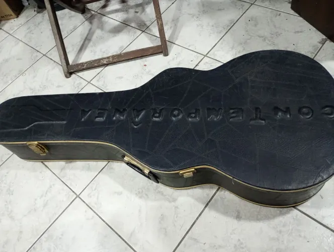 Case rígido de violão (usado)