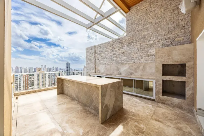 Cobertura duplex à venda no Park House Flamboyant com 558 m² e 4 suítes