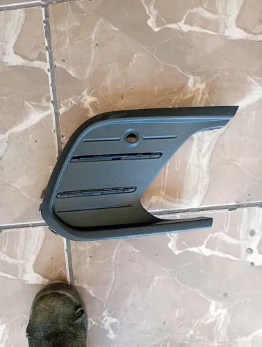 Moldura Farol Milha Direito Volkswagen Polo 2024 (Pra Friso) (Novo)