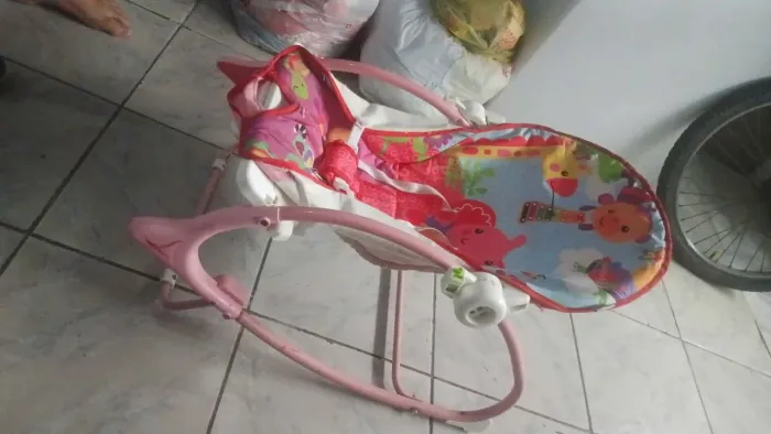 Cadeira de descanso pra menina ? 