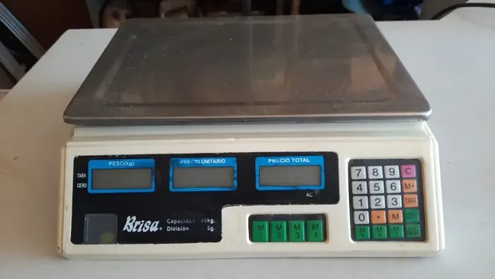 Balança 40 kg divisão de 5 gramas marca Brisa ideal para uso doméstico 