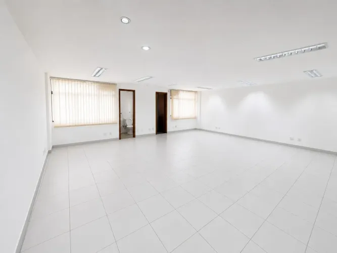 SALA COMERCIAL DE 243 m² | VILA DA SERRA