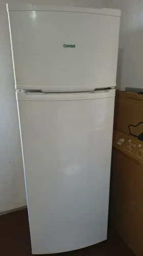 Vende se gelageira Consul usada em ótimo estado de conservação e funcionamento.