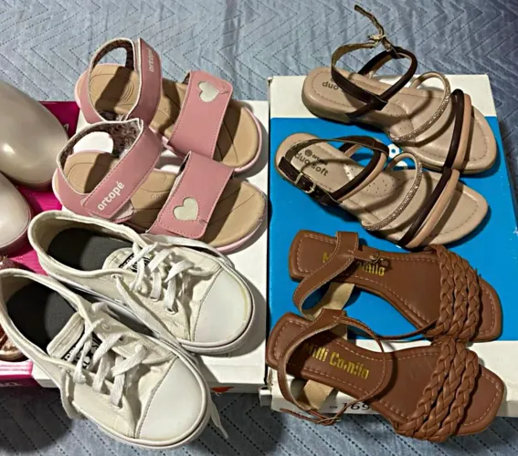 Vendo Calçados infantil menina usado poucas vezes