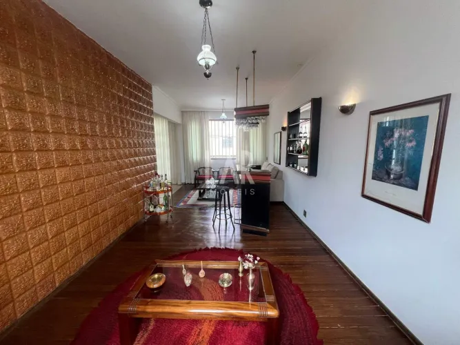 Casa de Esquina com 182M2 sendo 03 Quartos 03 Vagas à Venda Bairro Nova Suissa BH/MG