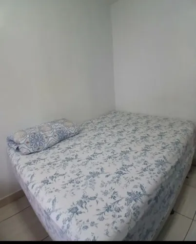 02 Painéis de TV + Cama box