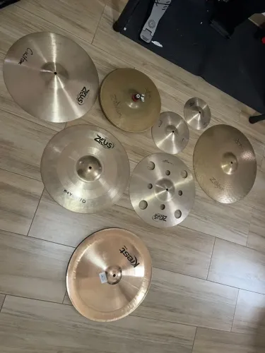 Kit de Pratos de bateria