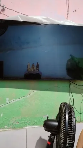 Vendo smart tv 50 polegadas com defeito servindo para tirar peças valor 250