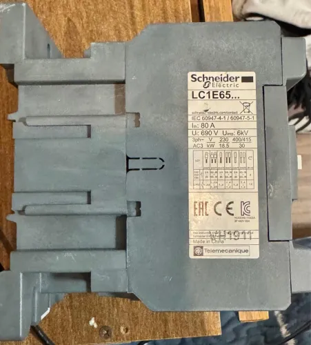 Contator Tripolar LC1E65M7 65A 220VCA 1NA+1NF Schneider