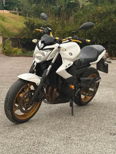 XJ6 