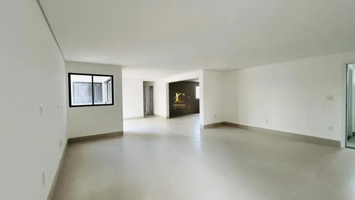 Apartamento de 4 quartos com suíte, espaço gourmet e área de serviço no Centro de Divinópo