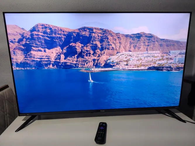 Smartv 55 polegadas 4k tela infinita da Philco Roku tv esta como nova