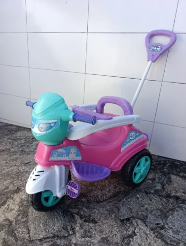 Carrinho Triciclo de Passeio Baby City Maral - Rosa