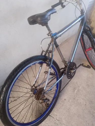 Bicicleta aro 26, 18 marchas