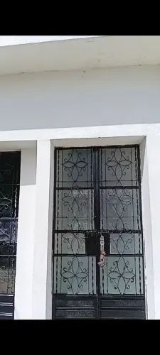 Aluga -se uma casa primeiro andar