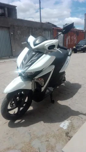 Vendo Yamaha Neo 125 cc preço fino mais informações entrar em contato *84