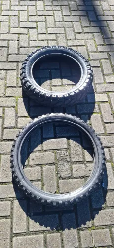 Pneu moto