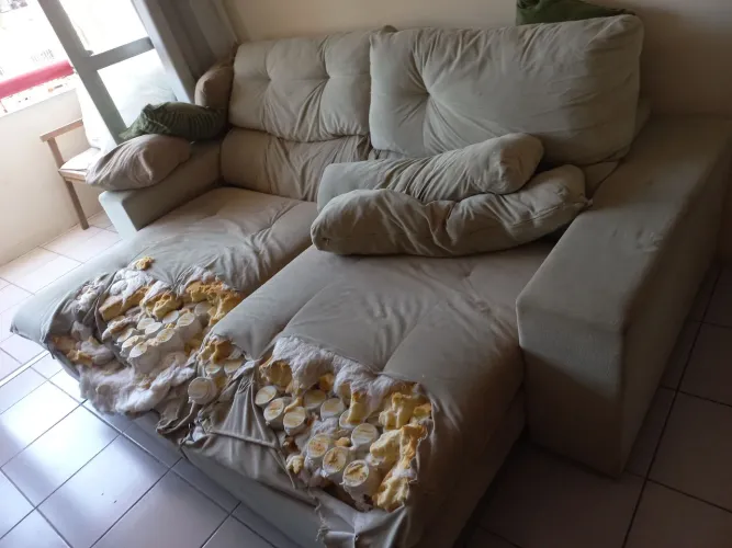Doação de sofá retrátil e colchão 