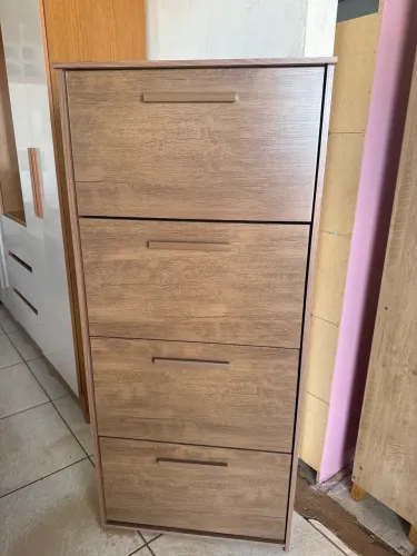 SAPATEIRA NOVA 