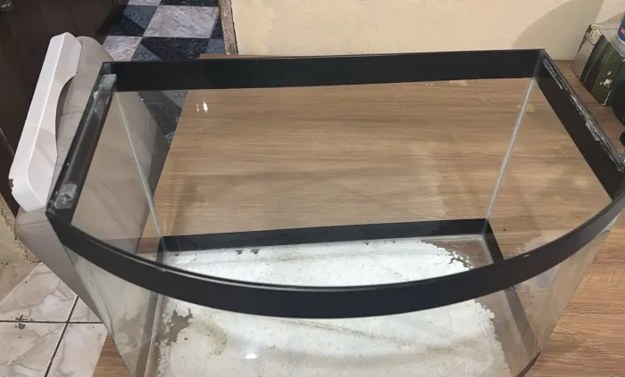 Vendo um Aquário sem a tampa